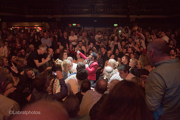 Vintage Trouble joining the crowd